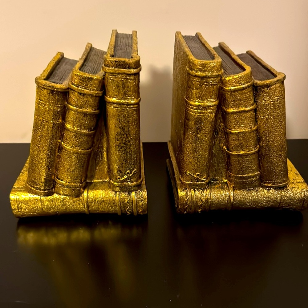 Pair of book ends